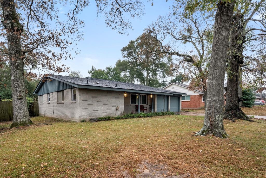 Photo of 1007 Windswept Drive, Conroe, TX 77301 (MLS # 50106226)