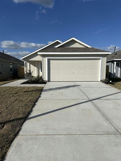 Homes For Sale - 1225 Charlotte Way<br/> Wharton, TX 77488