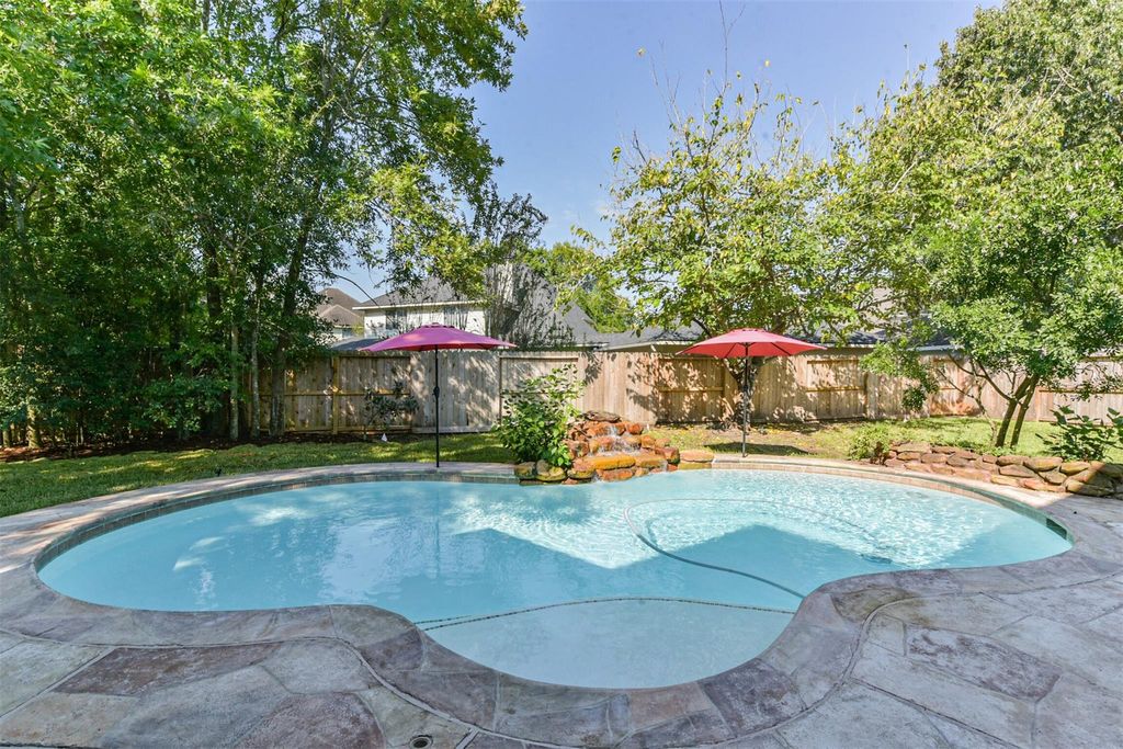 Photo of 12902 Chalfield Circle, Houston, TX 77044 (MLS # 54918362)