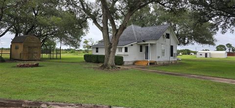 Photo of 1011 6th Street St, East Bernard, TX 77435 (MLS # 55978217) Photo of 1011 6th Street St, East Bernard, TX 77435 (MLS # 55978217)