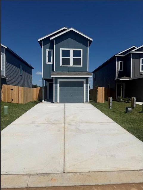 Photo of 3607 Duplet Avenue, Conroe, TX 77306 (MLS # 66536832)