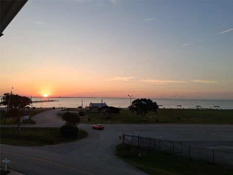 709 N Bayshore Drive La Porte TX 77571