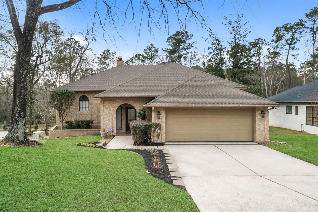 Photo of 6 Highland Hollow Drive, Conroe, TX 77304 (MLS # 7407598)