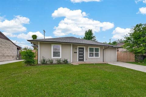 Tiny photo for 3710 Daphne Street, Houston, TX 77021 (MLS # 4889188)