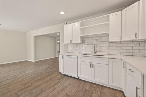 Tiny photo for 3710 Daphne Street, Houston, TX 77021 (MLS # 4889188)