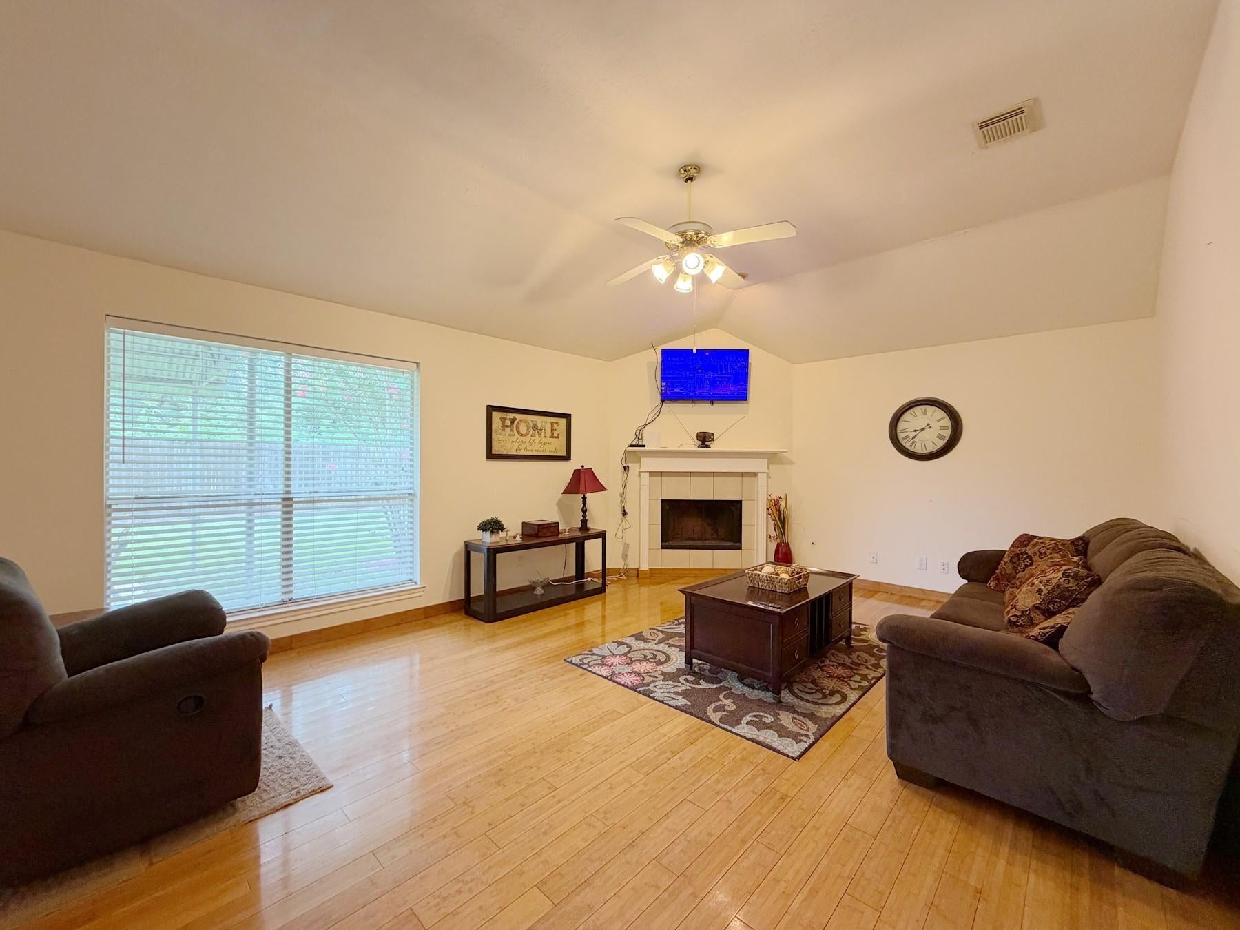 3823 Canton