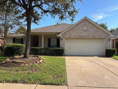 Photo of 3823 Canton DR, Pearland, TX 77584 (MLS # 71502461)