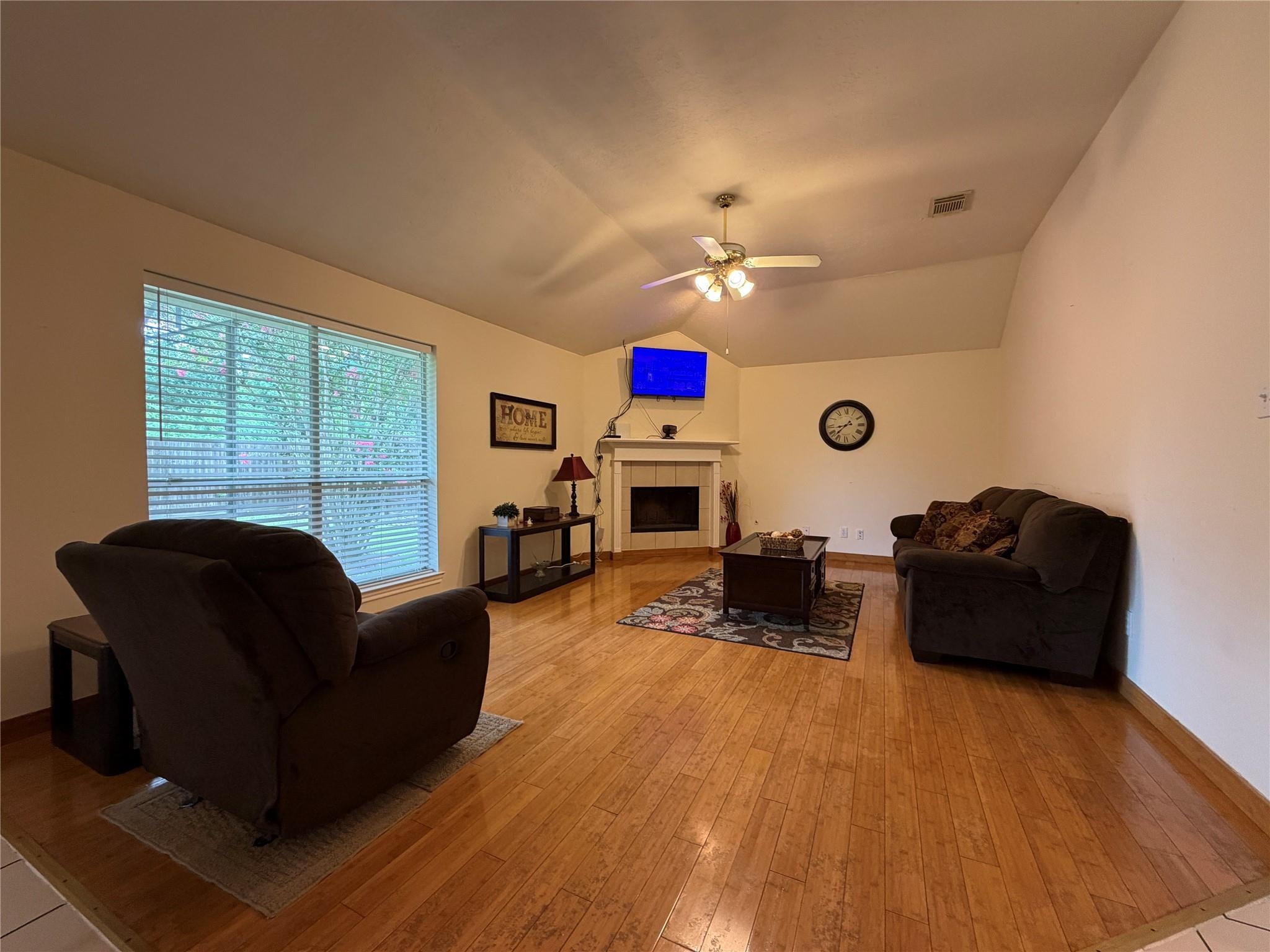 3823 Canton