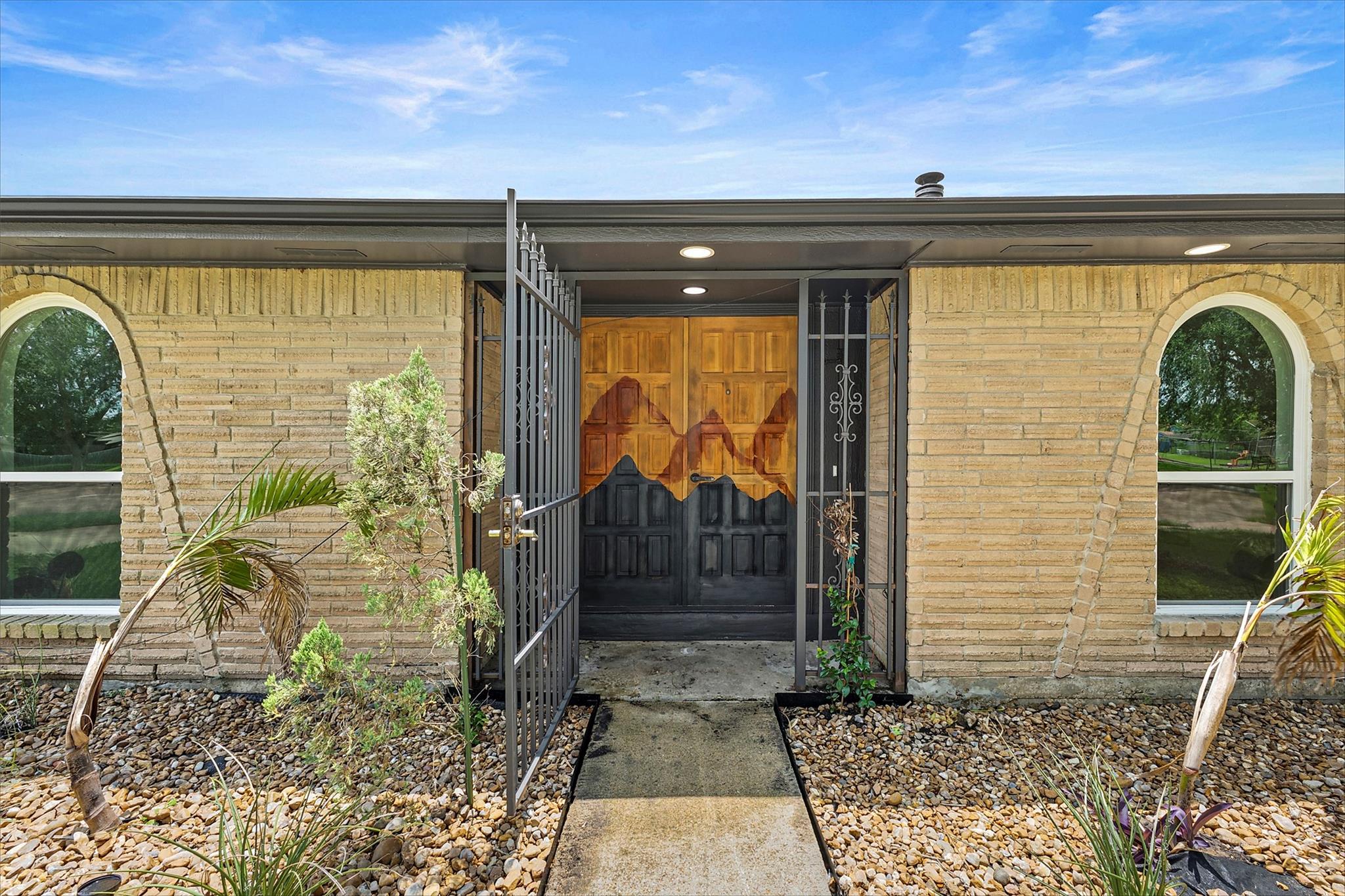 715 Whippoorwill Dr