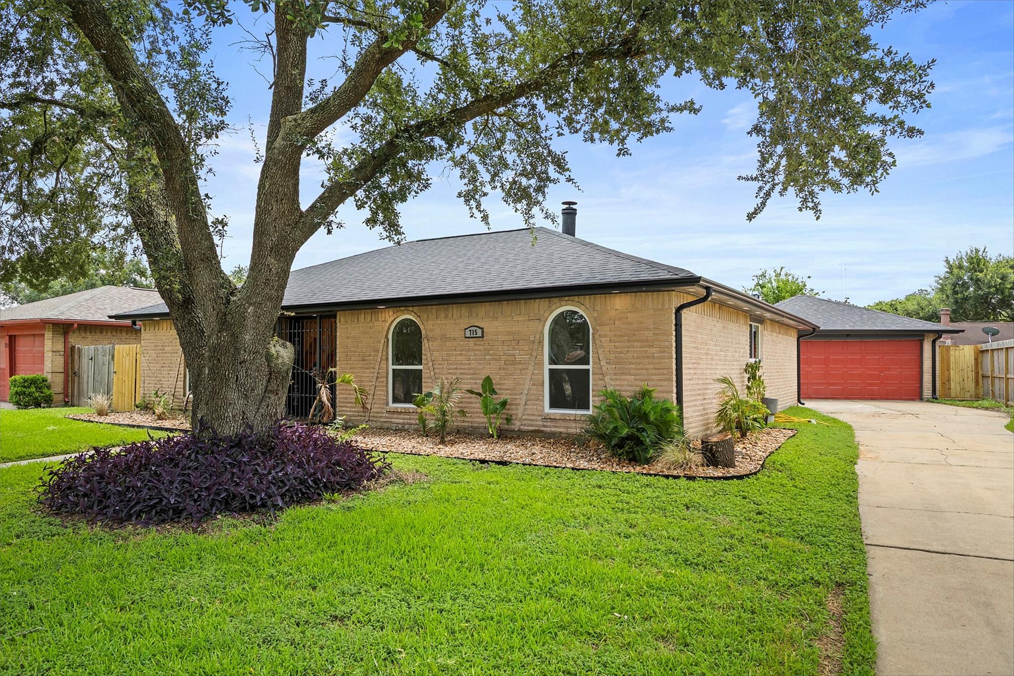 715 Whippoorwill Dr