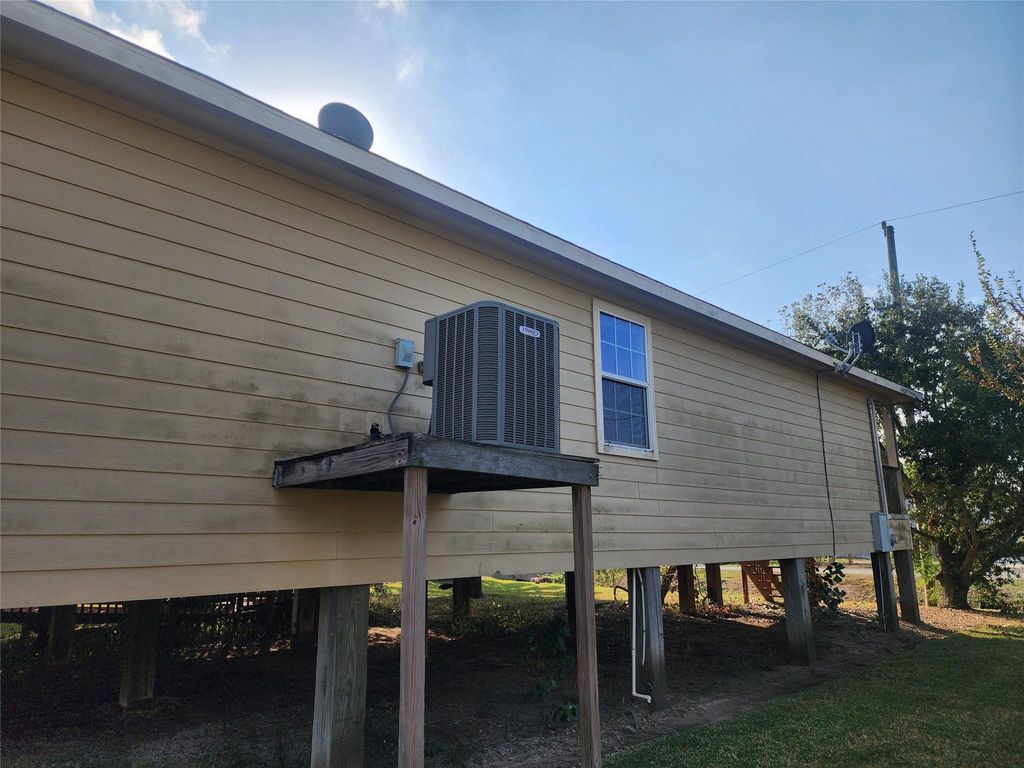 Photo of 315 20th Street, Dickinson, TX 77539 (MLS # 17584565)