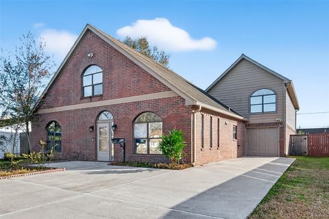 512 Bertloma Street Pasadena TX 77502