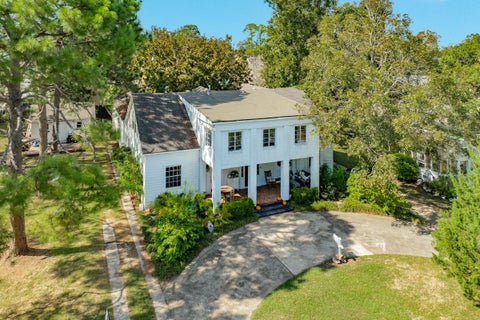 Photo of 206 S 15th Street, West Columbia, TX 77486 (MLS # 18392797)