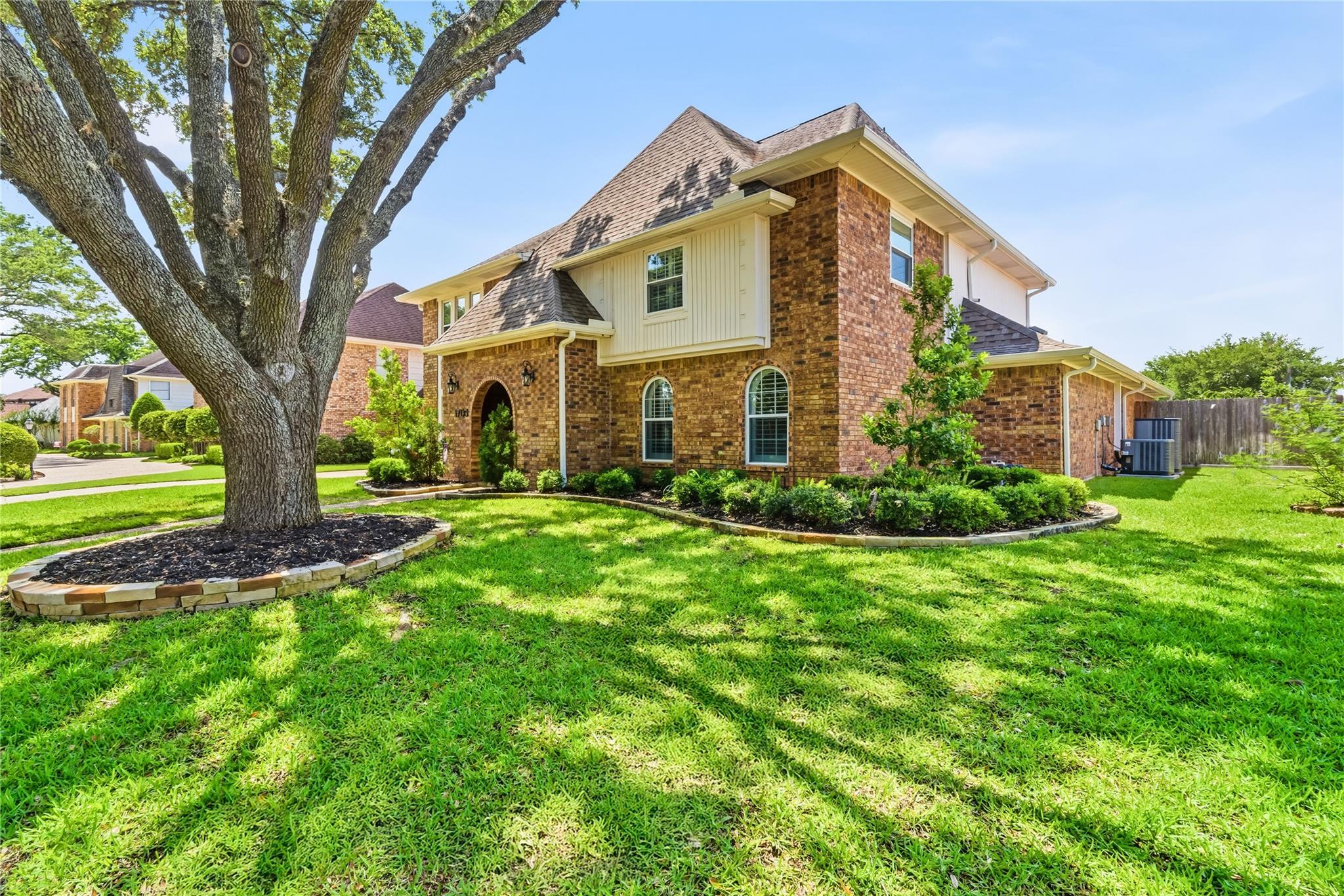 1705 Country Club Boulevard