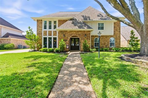 Photo of 1705 Country Club Boulevard, Sugar Land, TX 77478 (MLS # 87336708)
