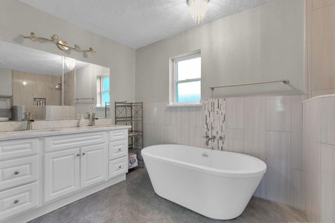 Photo of 12202 Roandale Drive, Houston, TX 77048 (MLS # 48525502)