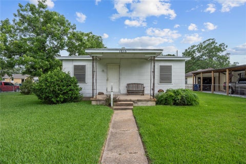 Homes For Sale - 1210 10th Avenue<br/> Texas City, TX 77590