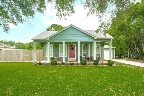 Photo of 810 Stubbs Street, La Marque, TX 77568 (MLS # 48579616)