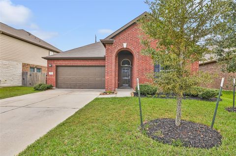 Photo of 15334 Rosehill Summit Lane, Houston, TX 77044 (MLS # 14143515) Photo of 15334 Rosehill Summit Lane, Houston, TX 77044 (MLS # 14143515)