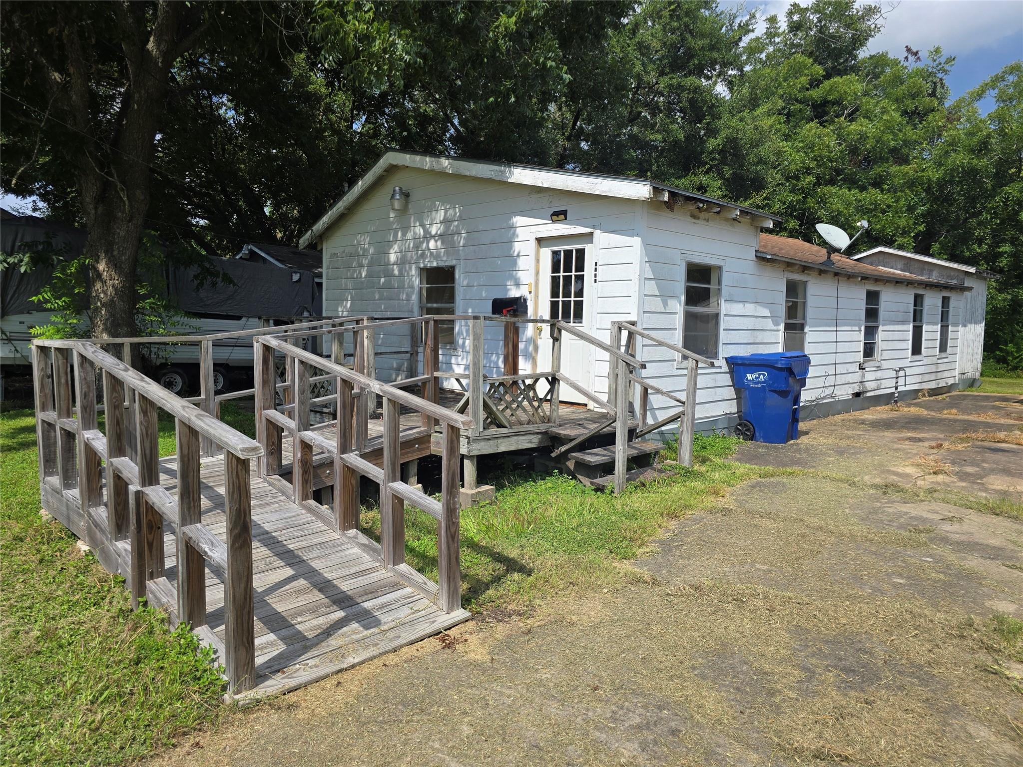 1713 Avenue I