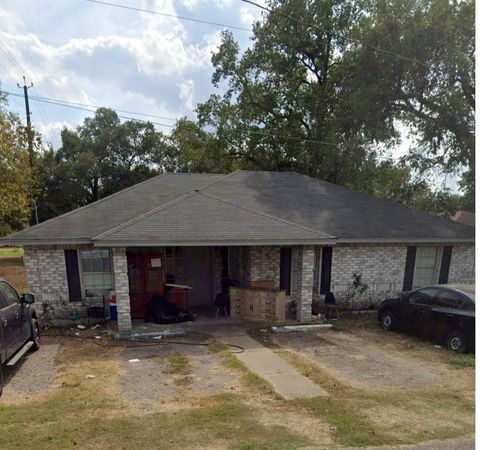 1525 Calvit Street Hempstead TX 77445