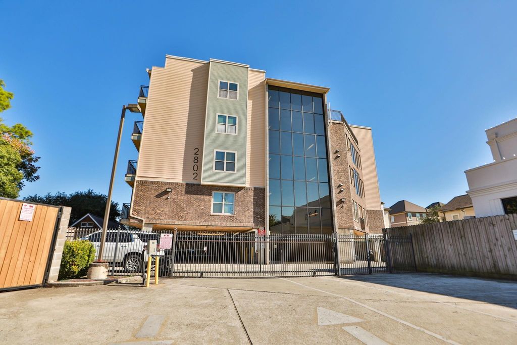 Photo of 2802 Morrison Street #201, Houston, TX 77009 (MLS # 78731603)