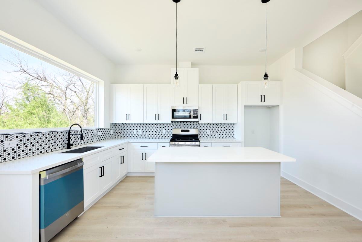 3217 Reeves Road