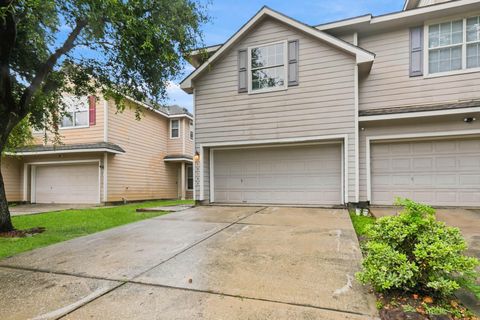 Homes For Rent - 13107 Peppergate Lane<br/> Houston, TX 77044