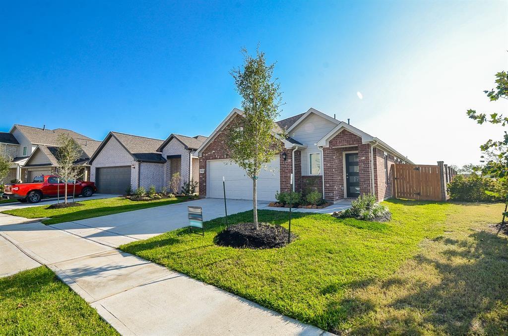7402 Sunlit Harbor Dr