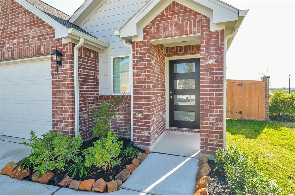 7402 Sunlit Harbor Dr