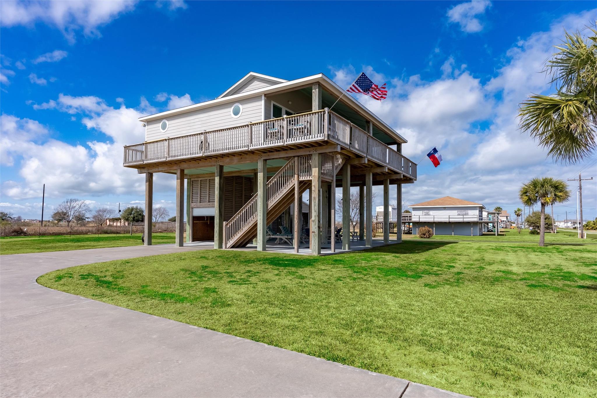 1009 N Monkhouse Drive