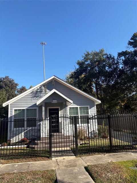 Photo of 3021 Gray Street, Houston, TX 77004 (MLS # 25650326)
