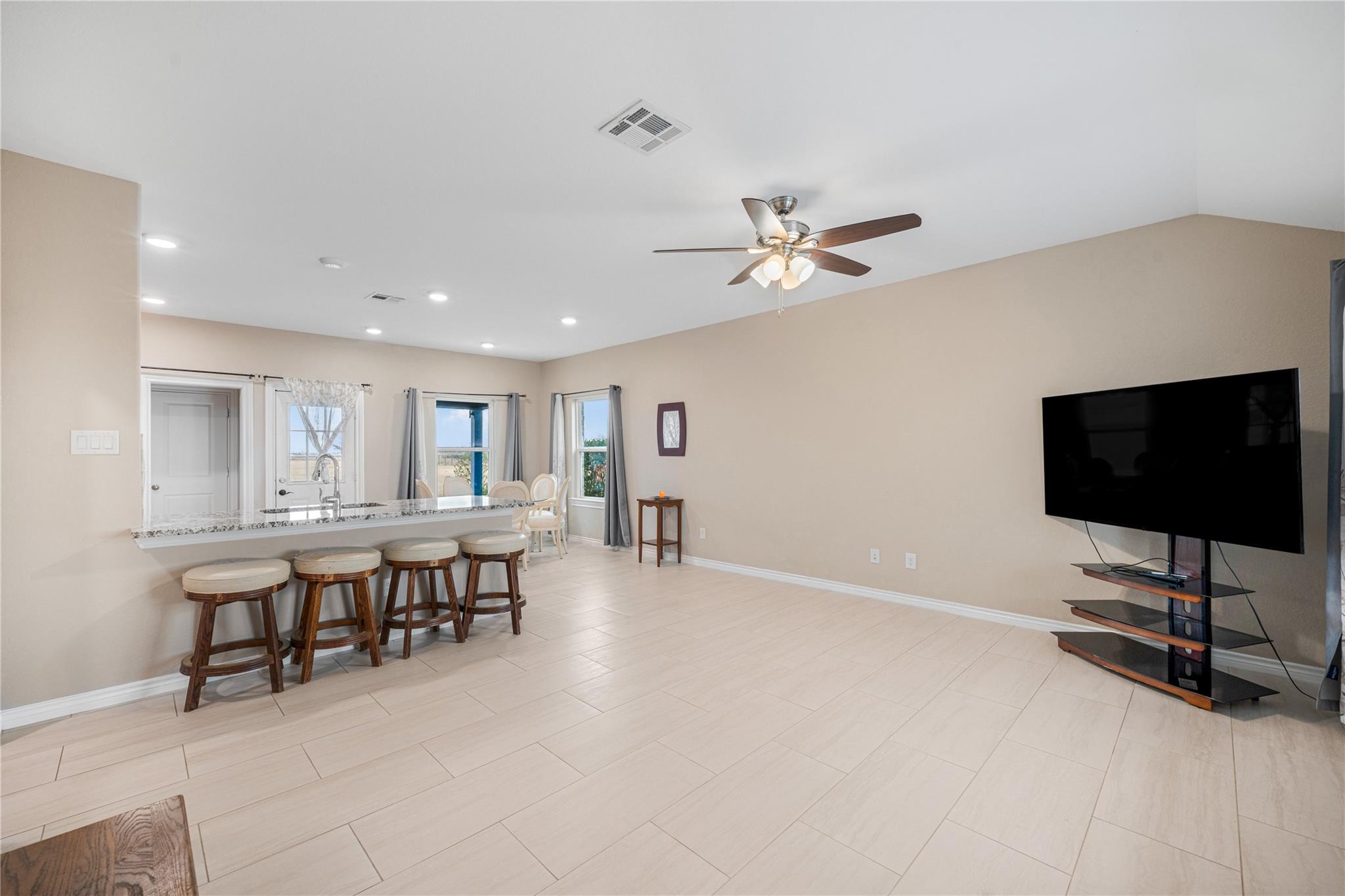 8307 W Green Leaf Street