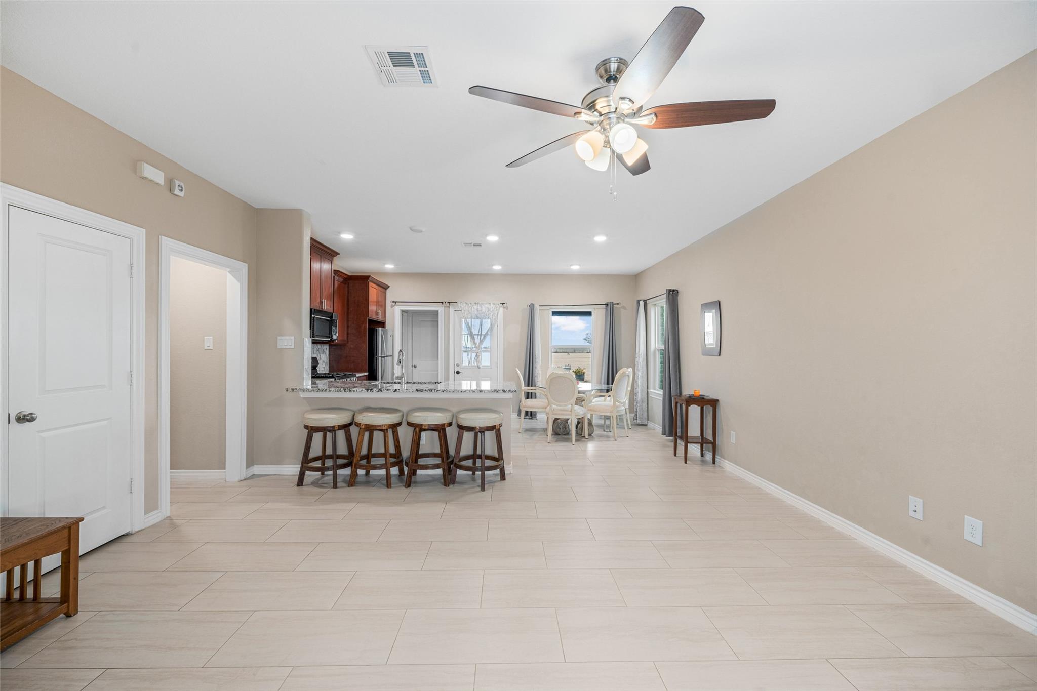 8307 W Green Leaf Street