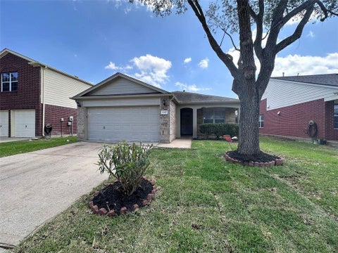 Photo of 10307 Logan Bridge Lane, Sugar Land, TX 77498 (MLS # 81404821)