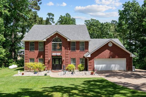 Photo of 590 Shoreline Drive, Nacogdoches, TX 75964 (MLS # 39293005)