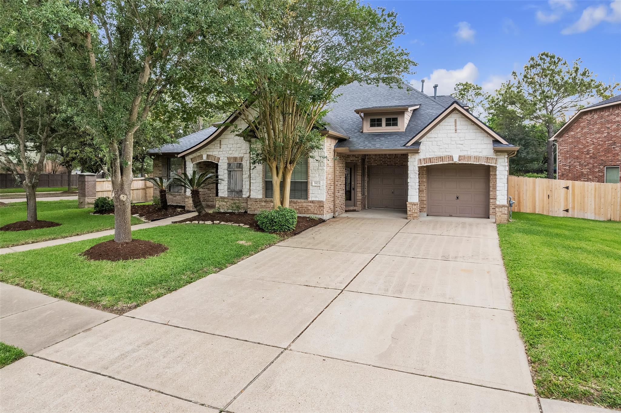 5923 Scarlett Bay Court