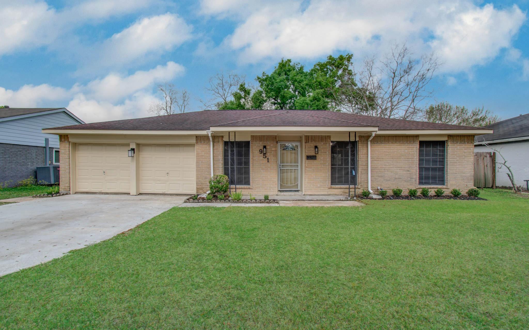 951 Beachcomber Lane