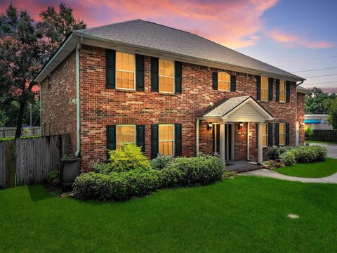 Photo of 5 Twin Circle Drive, Beaumont, TX 77706 (MLS # 16302618)