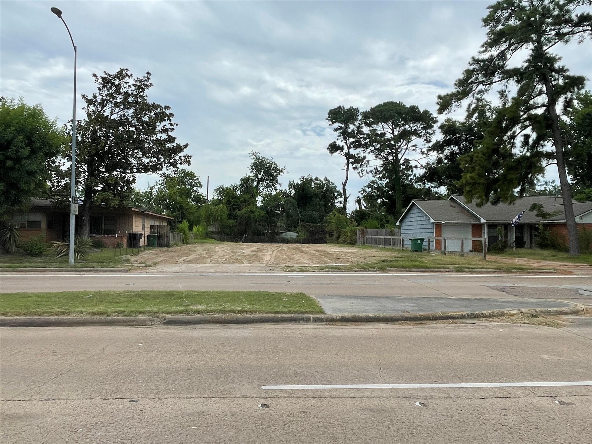 1634 Antoine Drive