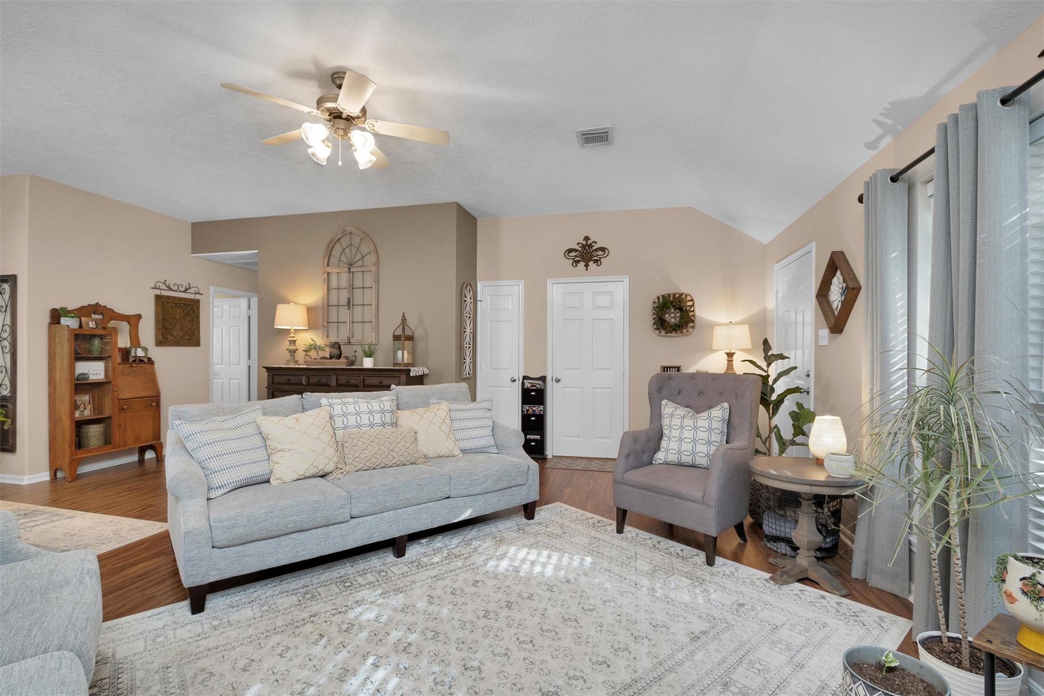 8962 W Buffalo Circle