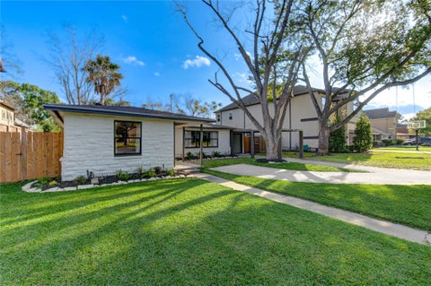 Photo of 3221 Durhill Street, Houston, TX 77025 (MLS # 15930712)