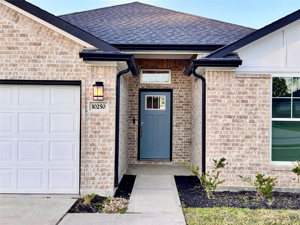Photo of 10250 Cabo Del Sol Drive, Cleveland, TX 77327 (MLS # 55835569)