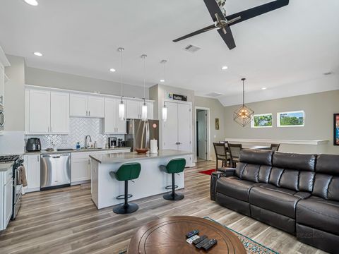 Photo of 240 Julia Street #A, Houston, TX 77022 (MLS # 40830276)