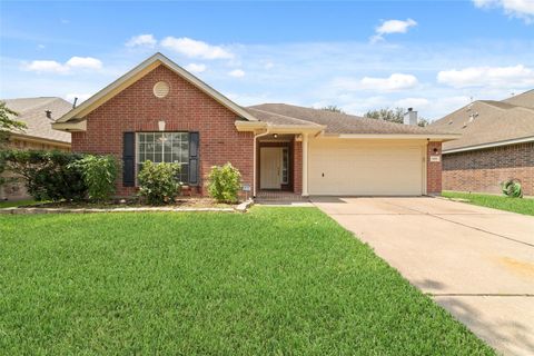 Photo of 7035 Shasta Square, Houston, TX 77084 (MLS # 24900966)