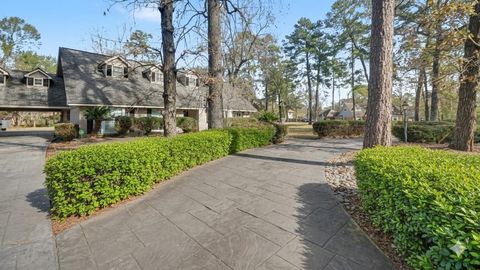 Photo of 1431 Walnut Lane, Houston, TX 77339 (MLS # 64457970)