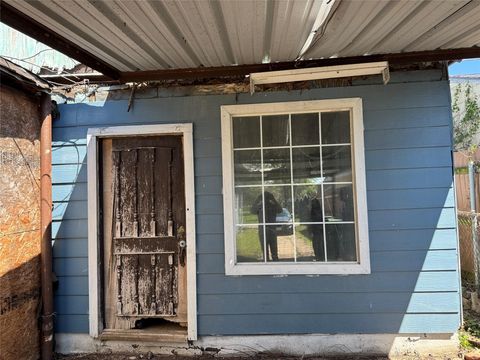 Tiny photo for 7323 Dallas Street, Houston, TX 77011 (MLS # 69239521)