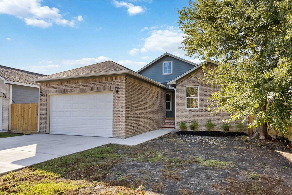 Photo of 3205 Nebraska Street, Baytown, TX 77520 (MLS # 61348177)