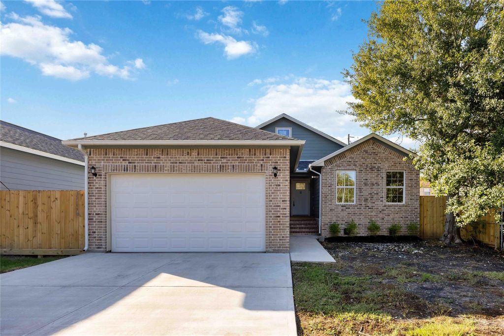 Photo of 3205 Nebraska Street, Baytown, TX 77520 (MLS # 61348177)