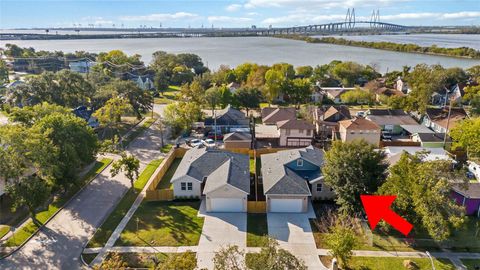 Photo of 3205 Nebraska Street, Baytown, TX 77520 (MLS # 61348177)